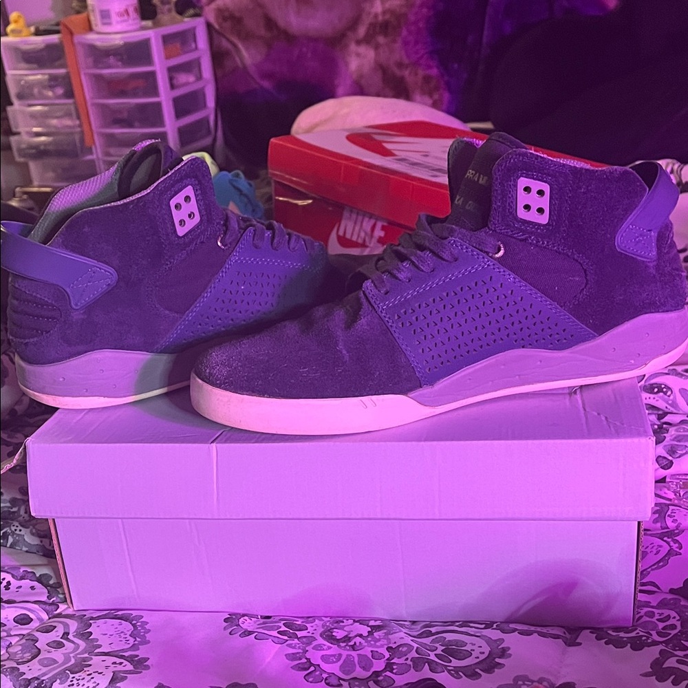 Supra - Picture 3 of 7